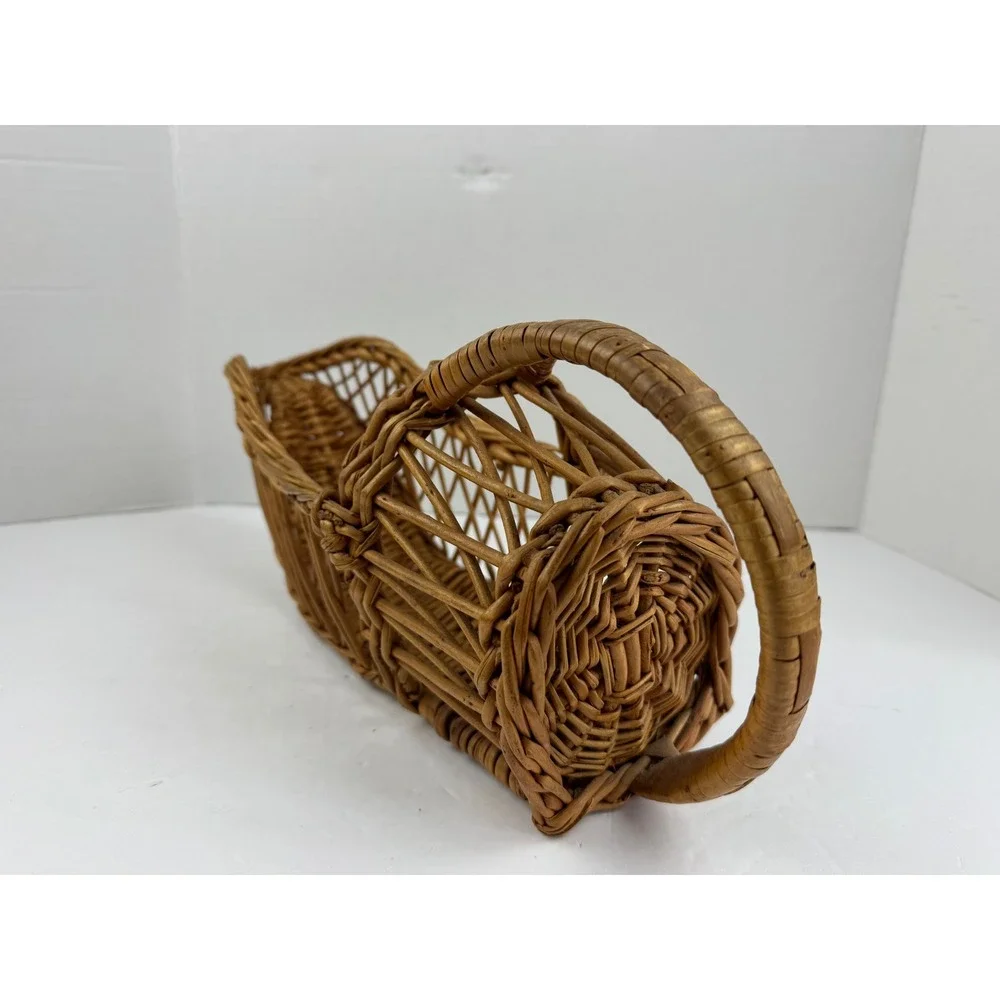 Vintage Woven Wicker Wine Bottle Cradle Rattan Pourer Basket Rustic Home Decor